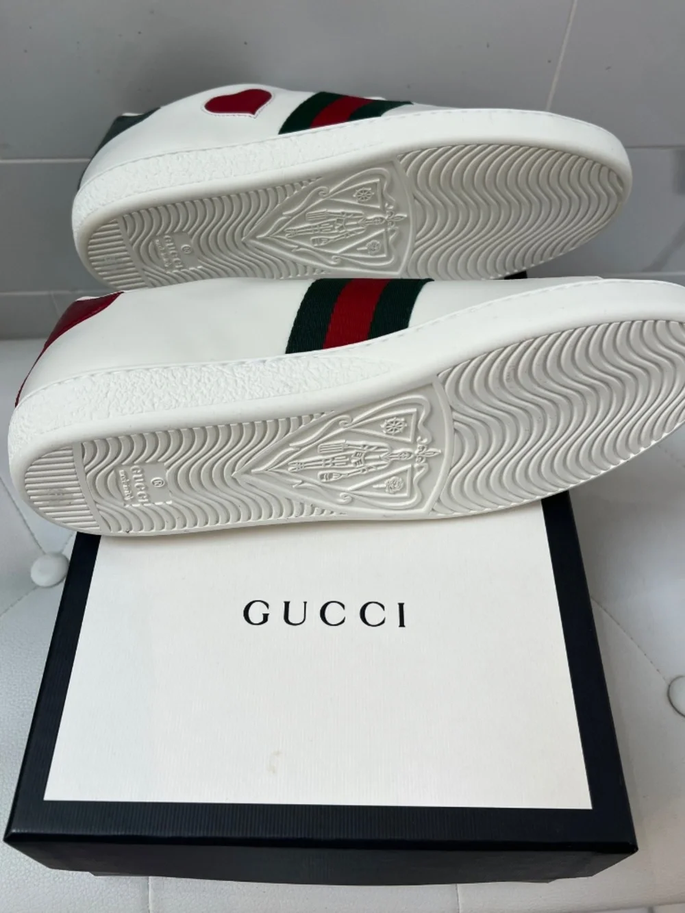 GUCCI Ace Heart Sneakers - BRAND NEW - Picture 6 of 7